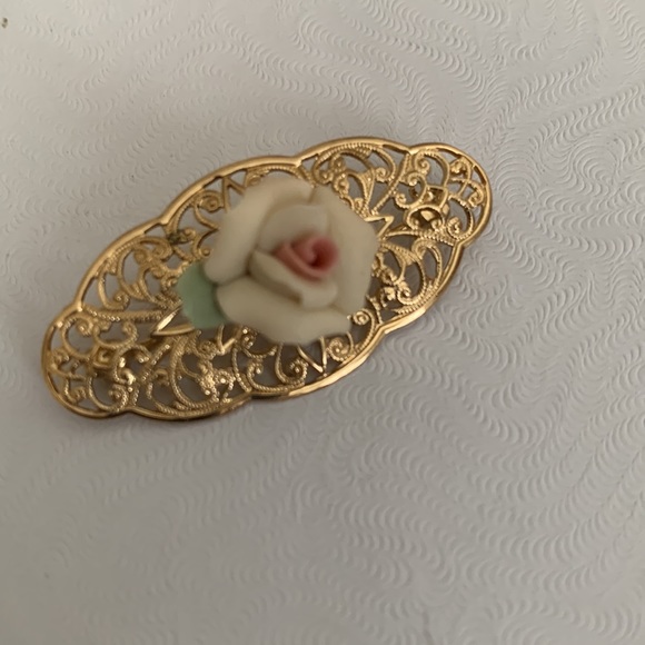 1928 Company Ceramic Brooch - Picture 4 of 5